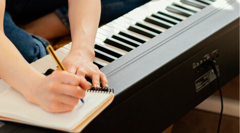 Self Paced Online Songwriting Course